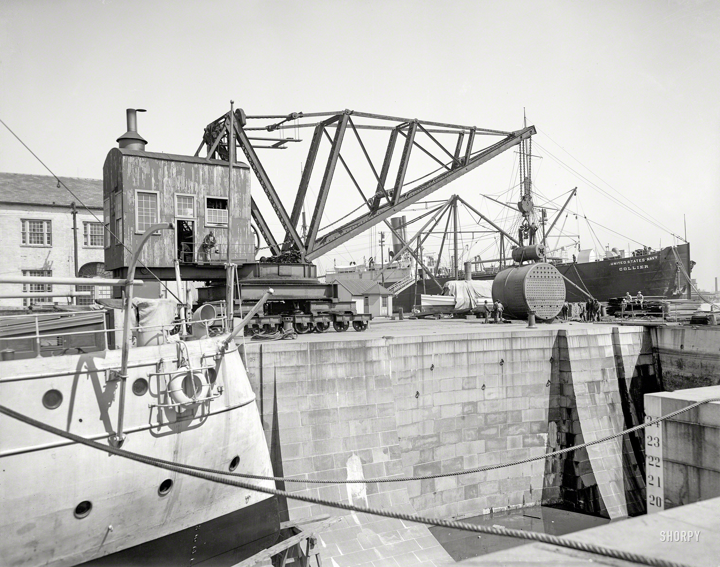 Virginia circa 1905. "The Great Crane, Norfolk Navy Yard." 8x10 inch dry plate glass negative, Detroit Publishing Company. View full size.