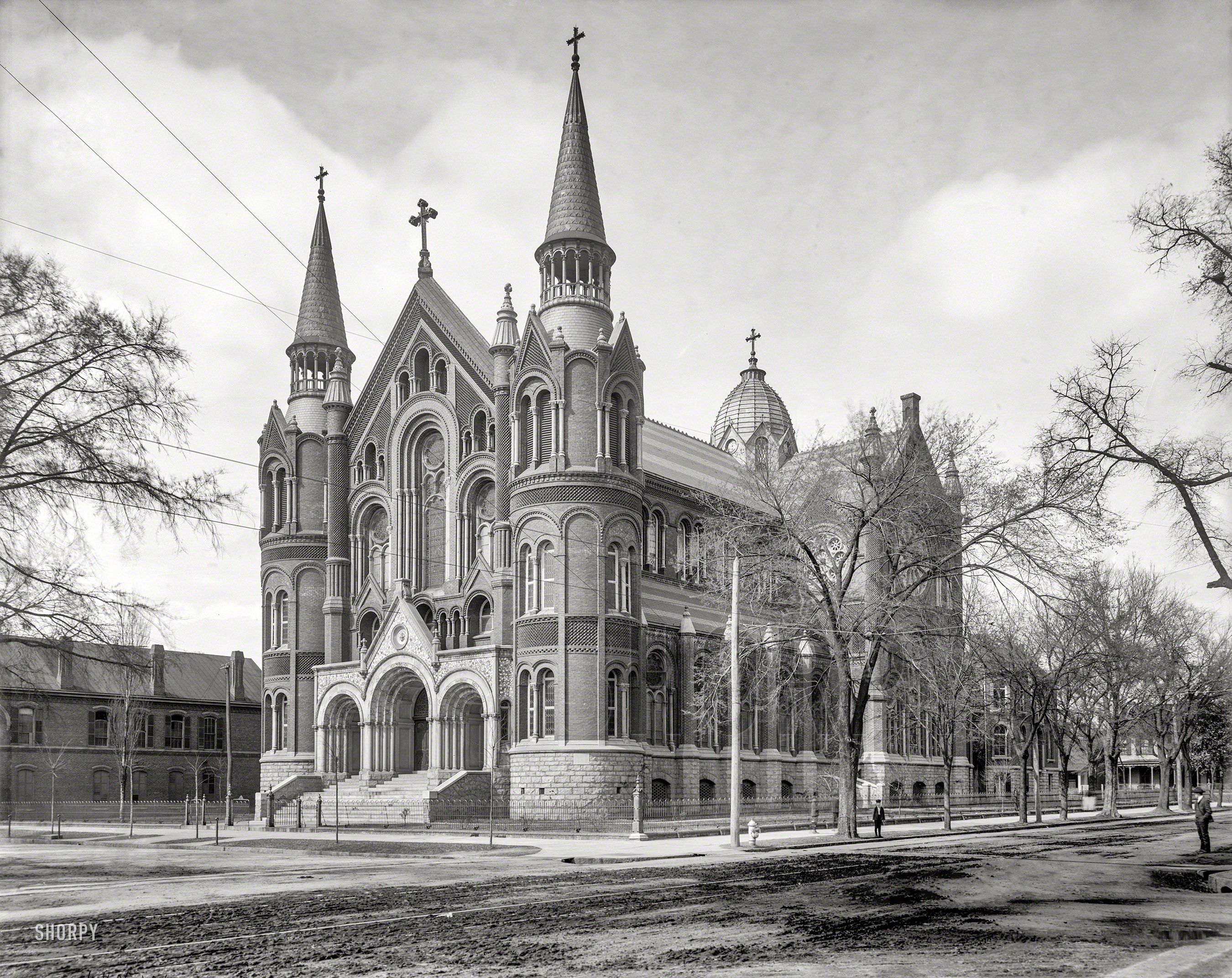 1905. "Church of the Sacred Heart, Augusta, Georgia." 8x10 inch dry plate glass negative, Detroit Publishing Company. View full size.
