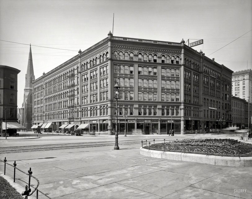 1905. "Yates Hotel, Syracuse, N.Y." Opened in 1892 and demolished in 1971, "the most elegant hotel outside Manhattan" is now a parking lot. View full size.
