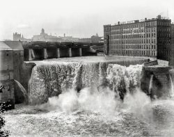 Circa 1905. "Upper Genesee Falls, Rochester, N.Y." 8x10 inch dry plate glass negative, Detroit Publishing Company. View full size.