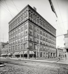 Portland, Maine, circa 1905. "Congress Square Hotel, Congress Street and Forest Avenue." 8x10 inch glass negative, Detroit Publishing Company. View full size.