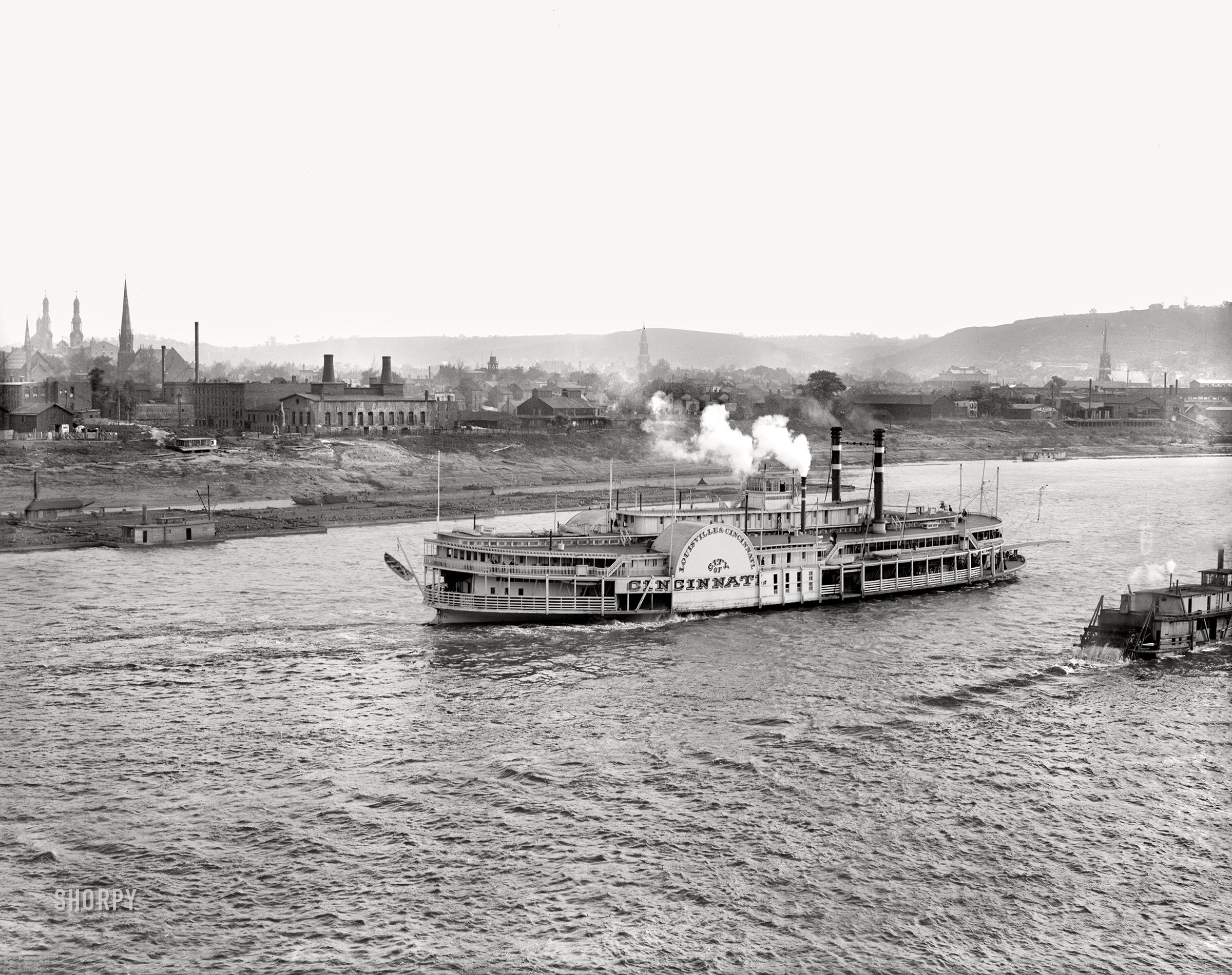 The Ohio River circa 1906. "The Cincinnati, Cincinnati, Ohio." The Louisville & Cincinnati Line sidewheeler City of Cincinnati. 8x10 inch dry plate glass negative. View full size.