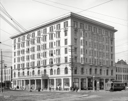 Circa 1906. "New Exchange Hotel. Montgomery, Alabama." 8x10 inch dry plate glass negative, Detroit Publishing Company. View full size.
