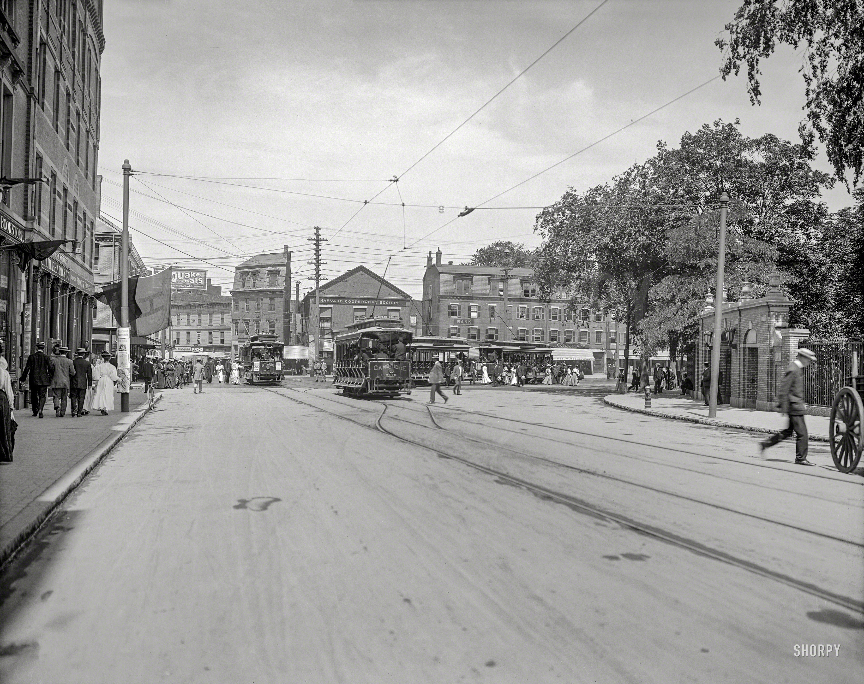 1906. "Harvard Square -- Cambridge, Massachusetts." Note the signs advertising "Class Day." 8x10 glass negative, Detroit Publishing Co. View full size.