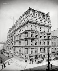Hartford, Conn., circa 1907. "Connecticut Mutual Life Insurance Co., Main and Pearl Streets." 8x10 inch dry plate glass negative, Detroit Publishing Company. View full size.