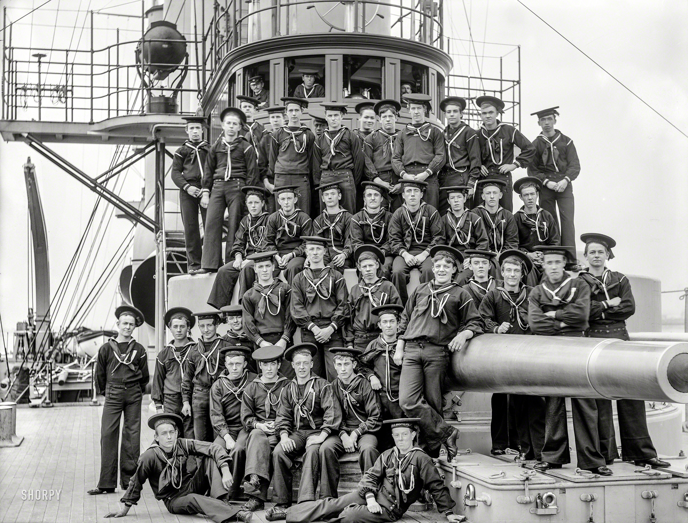 Circa 1897. "U.S.S. Brooklyn apprentice boys." Just remember, sailors: Bronx up, Battery down. 8x10 inch glass negative by Edward H. Hart. View full size.
