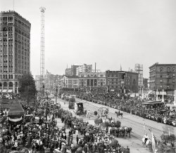 July 25, 1901. "Cadillac Memorial Parade -- Detroit bicentenary celebration. Floats in civic & industrial parade." Looming over the Campus Martius, the Majestic Building and one of the city's celebrated "moonlight towers." Detroit Photographic Co. glass negative. View full size.