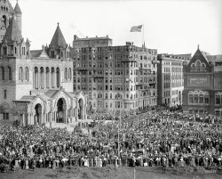 Boston, 1903. "London honorables entering Trinity Church (Copley Square)." 8x10 inch dry plate glass negative, Detroit Publishing Company. View full size.