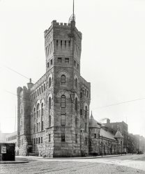 Circa 1904. "Cadet armory, Boston, Mass." Architect William Gibbons Preston's late-Victorian castle at Arlington Street and Columbus Avenue. View full size.