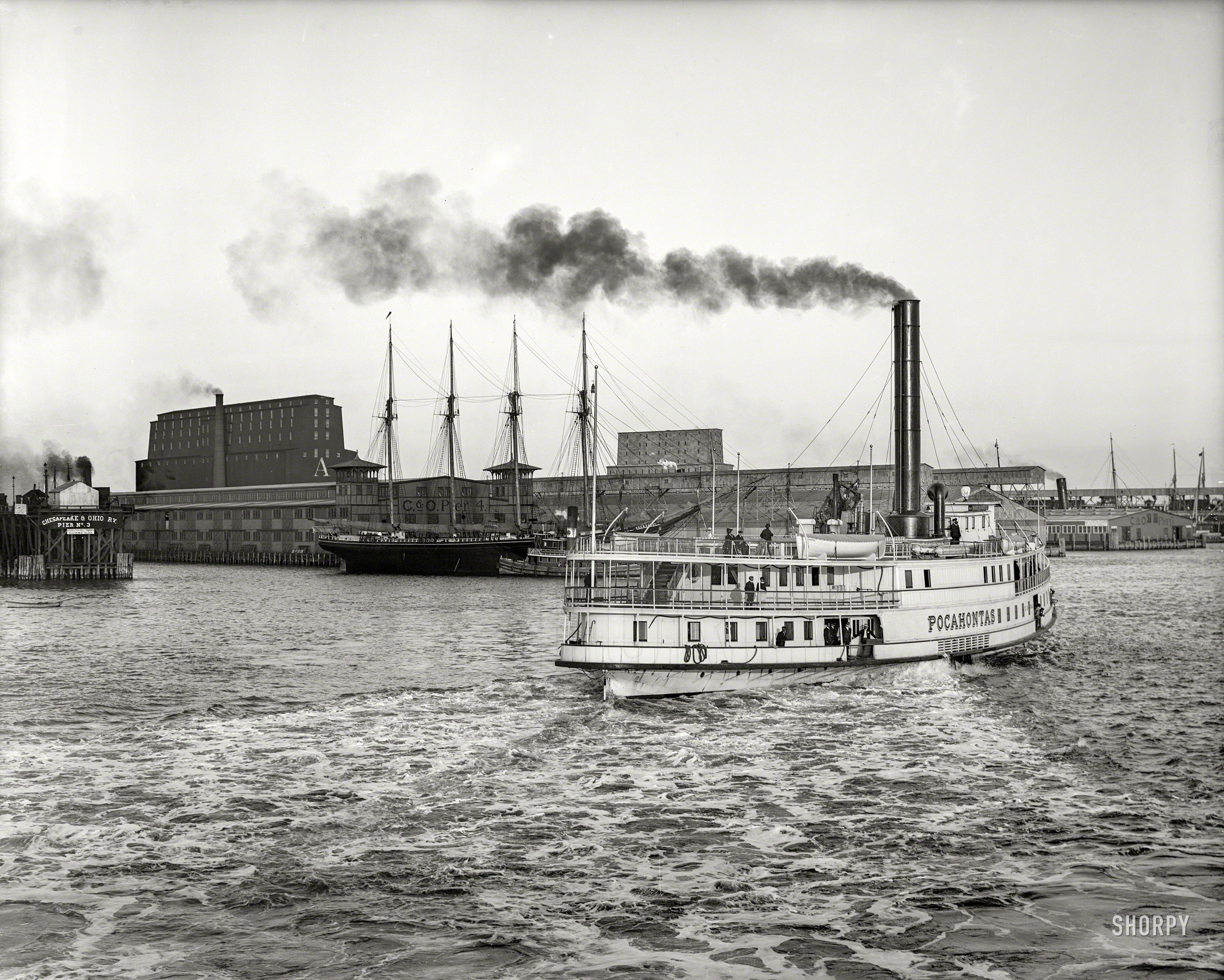 Newport News, Virginia, circa 1907. "C.&O. (Chesapeake and Ohio Railway Company) piers. Sidewheeler ferry Pocahontas." 8x10 inch dry plate glass negative, Detroit Publishing Company. View full size.