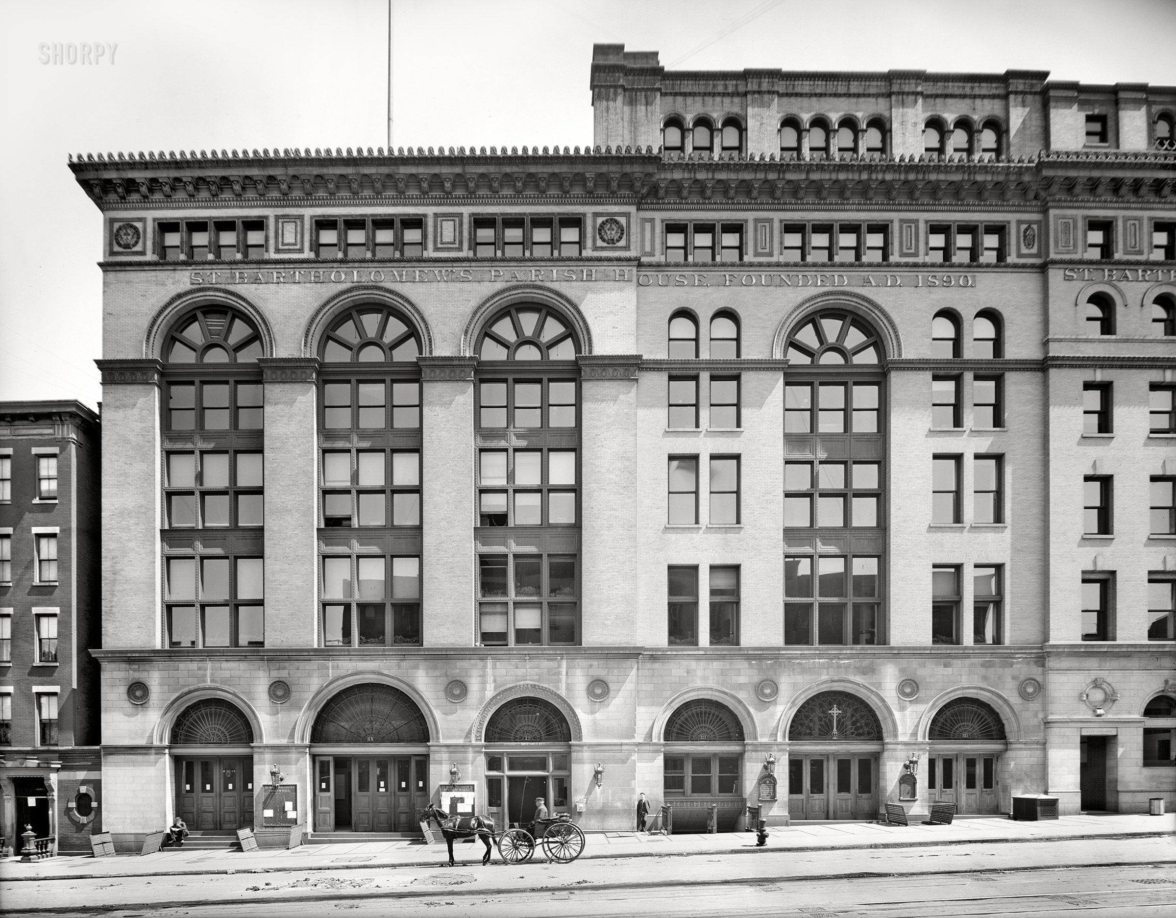 New York circa 1905. "St. Bartholomew's Church parish house, East 42nd Street." Previously seen here. 8x10 inch dry plate glass negative, Detroit Publishing Company. View full size.