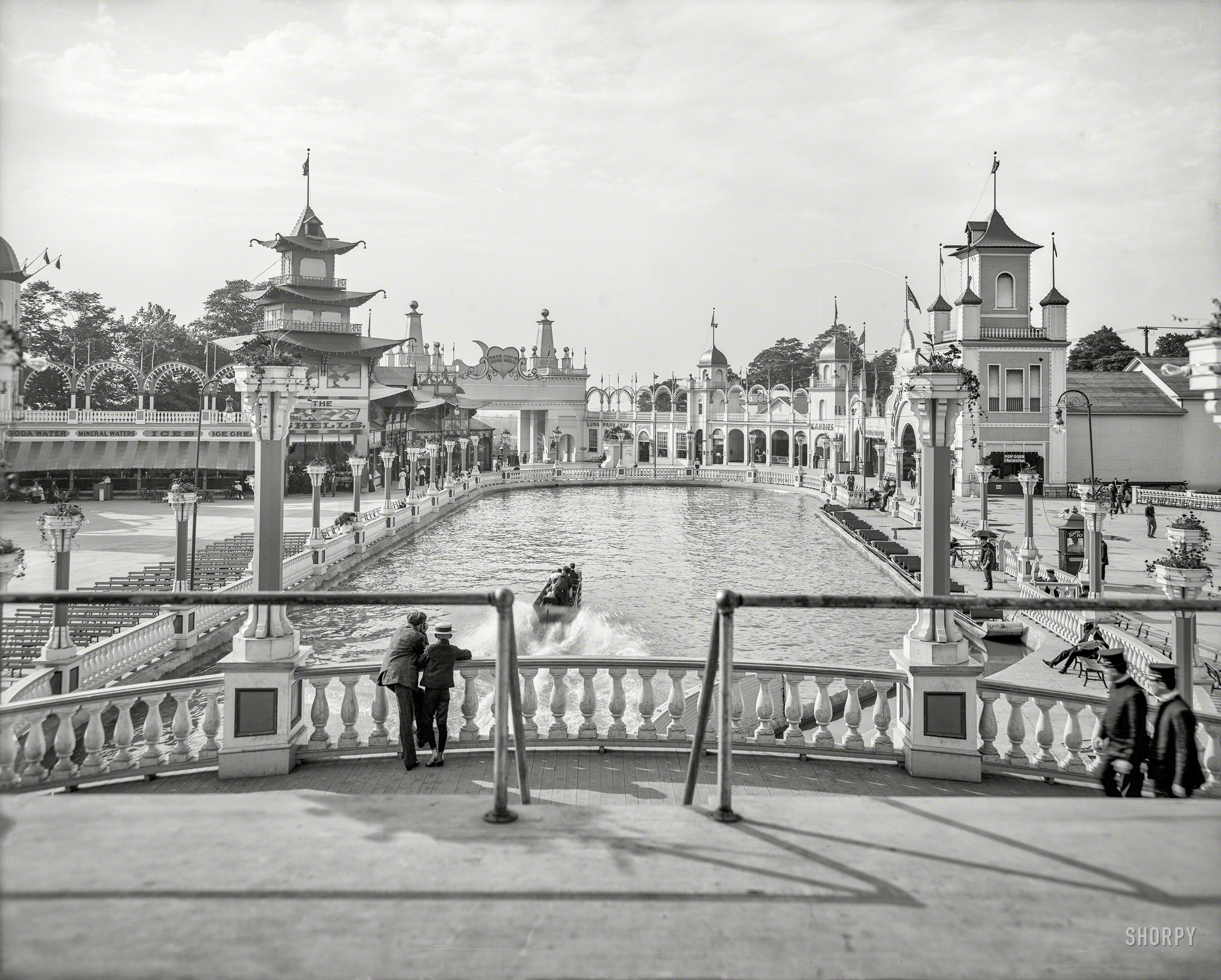 Cleveland, Ohio, circa 1905. "Shoot-the-Chutes ride at Luna Park." 8x10 inch dry plate glass negative, Detroit Publishing Company. View full size.