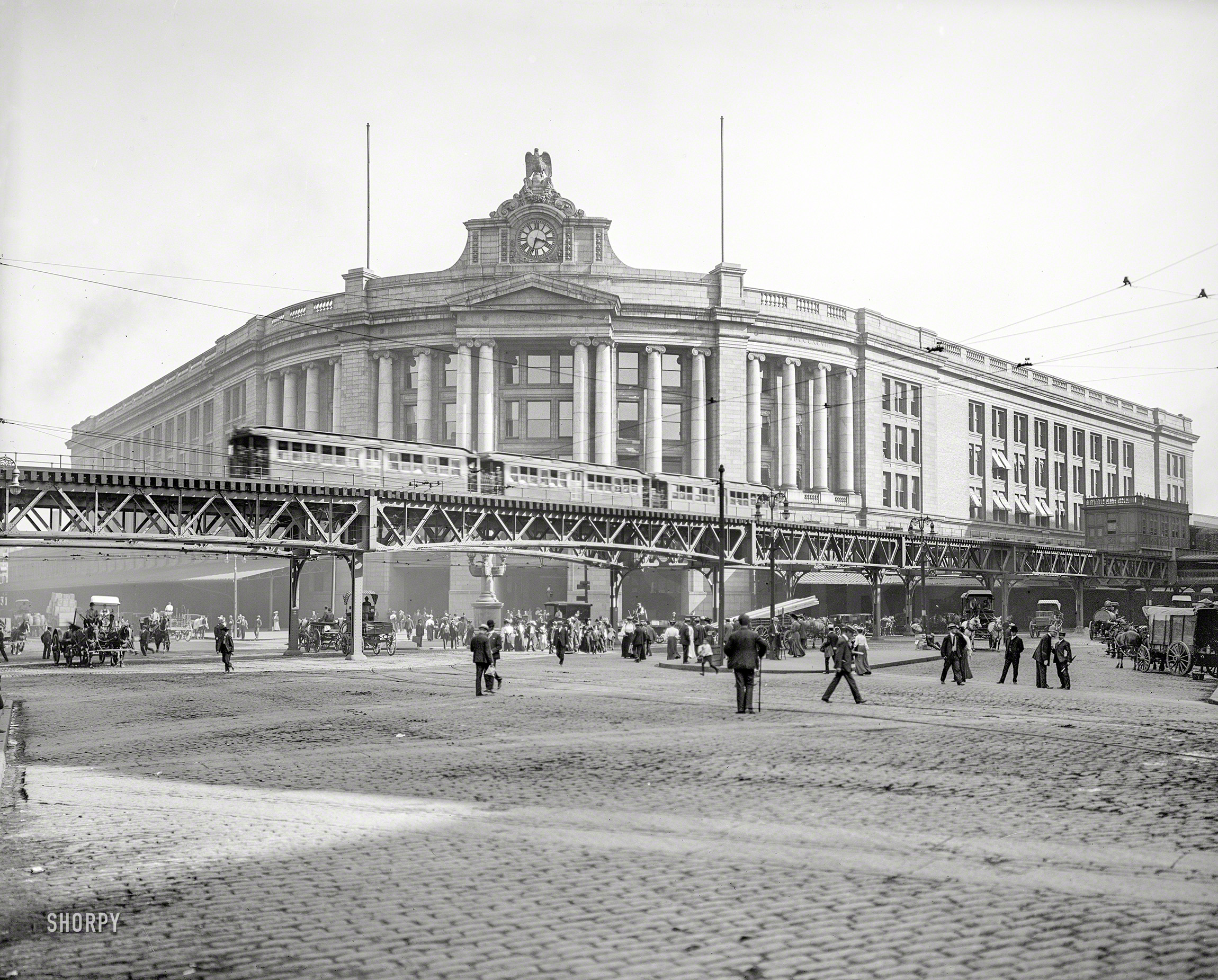 Circa 1905. "South Station, Boston, and elevated line." 8x10 inch dry plate glass negative, Detroit Publishing Company. View full size.