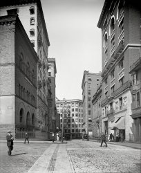 Circa 1906. "Beacon Street at Bowdoin, Ward 6, Boston, Massachusetts." 8x10 inch dry plate glass negative, Detroit Publishing Company. View full size.
