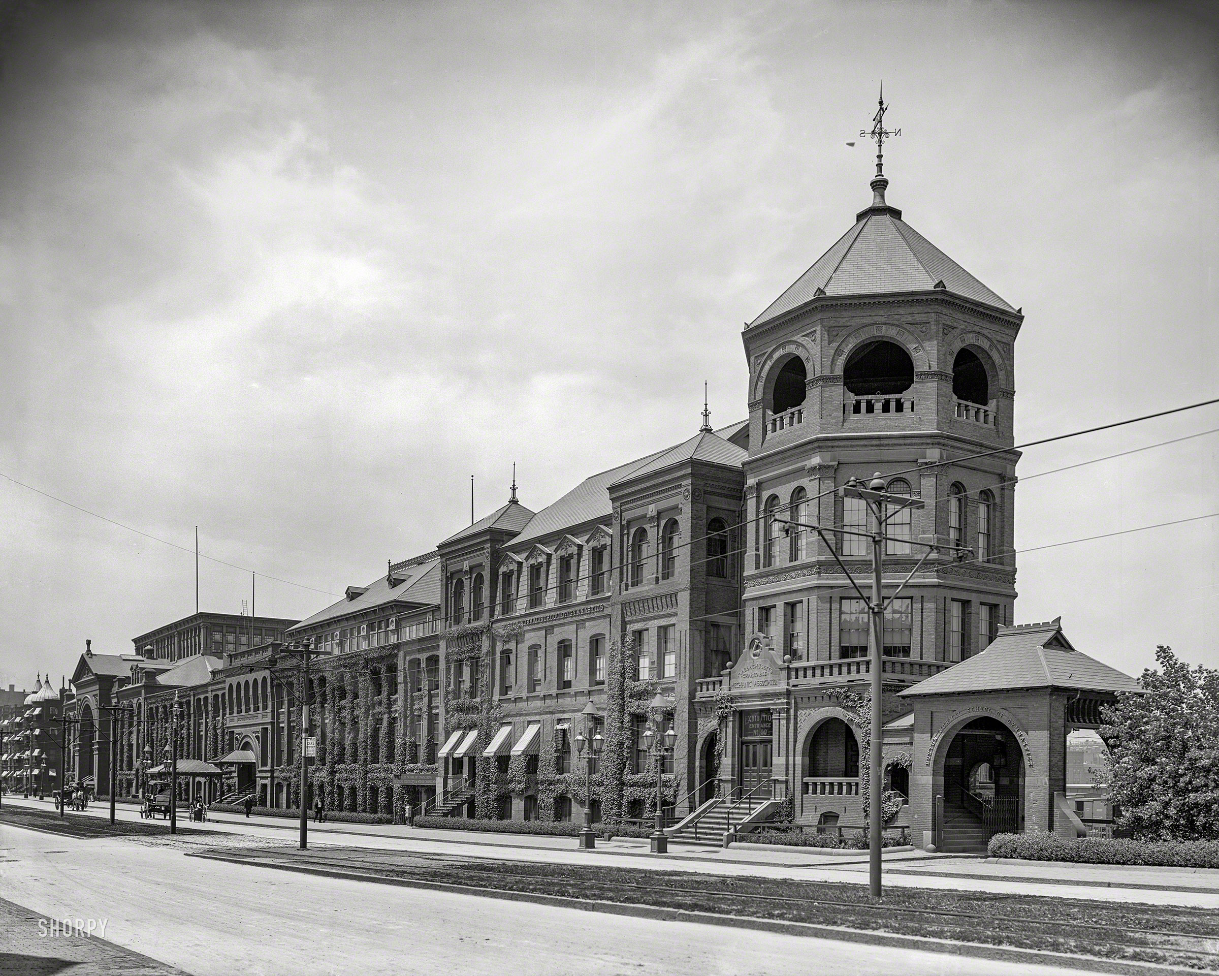 Boston circa 1906. "Mechanics Hall, Huntington Avenue." Demolished in 1959 to make way for Prudential Center. 8x10 inch glass negative. View full size.