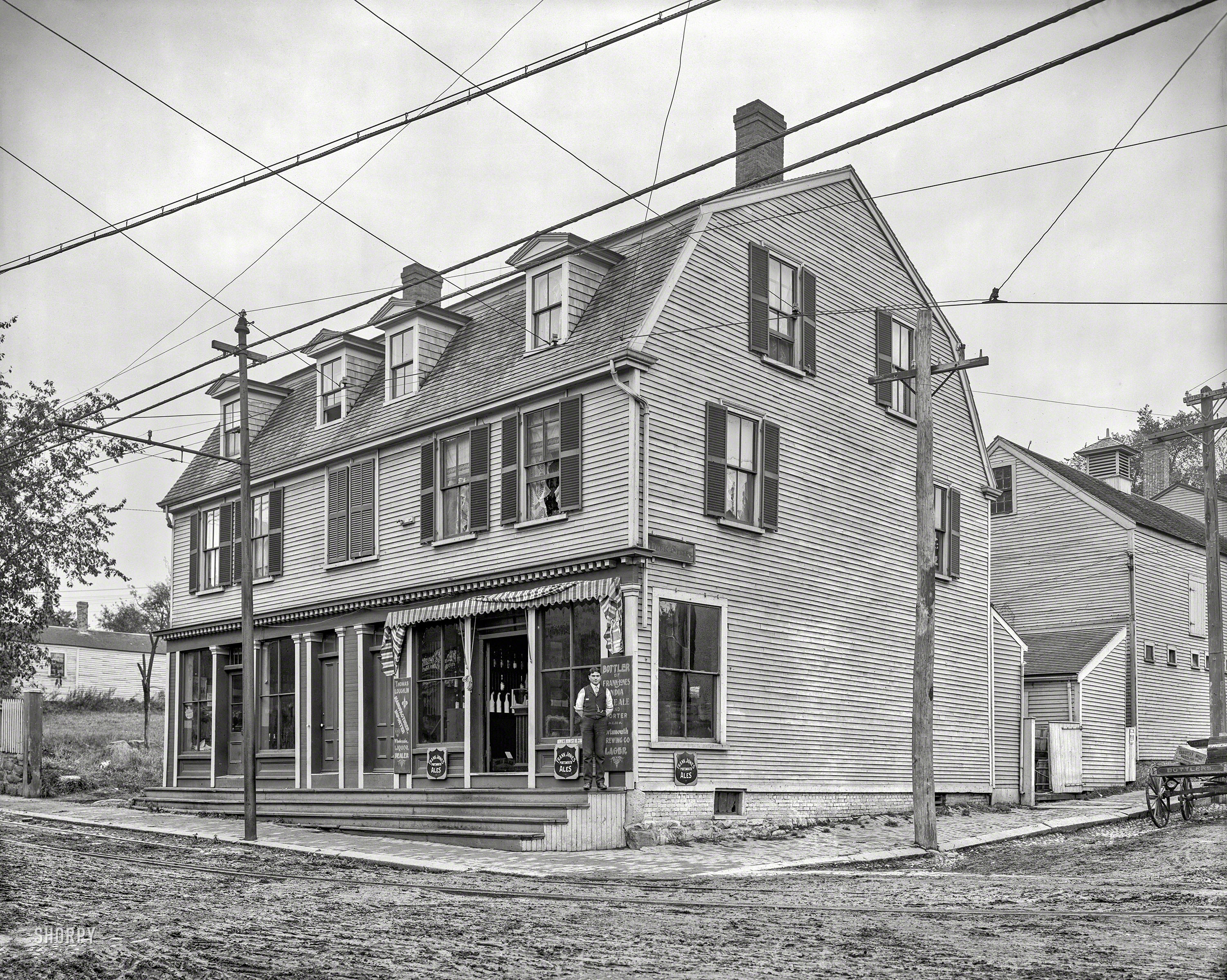 Portsmouth, New Hampshire, circa 1907. "Thomas Sheafe house, Market and Deer streets." 8x10 inch glass negative, Detroit Publishing Company. View full size.