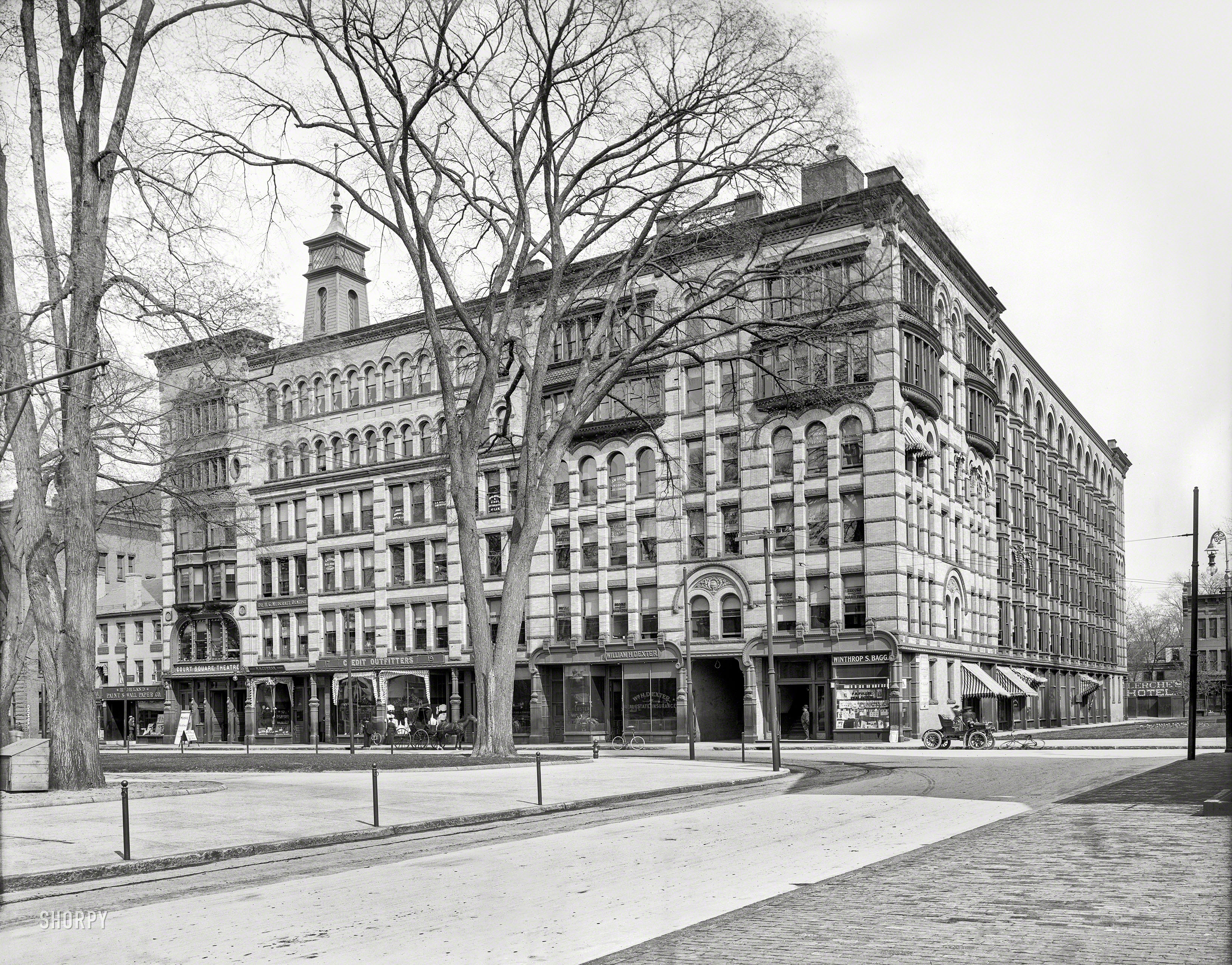 Springfield, Mass., circa 1908. "Court House Place -- Court Square Theatre Building and Court Square Hotel." 8x10 inch glass negative. View full size.