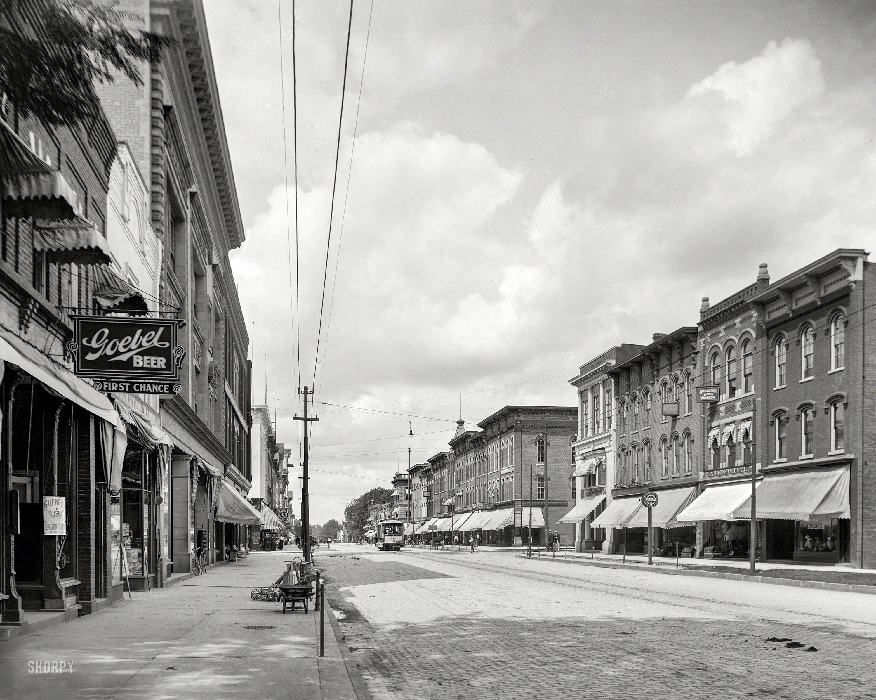 Ann Arbor, Michigan, circa 1905. "Main Street, looking north."  8x10 inch dry plate glass negative, Detroit Publishing Company. View full size.