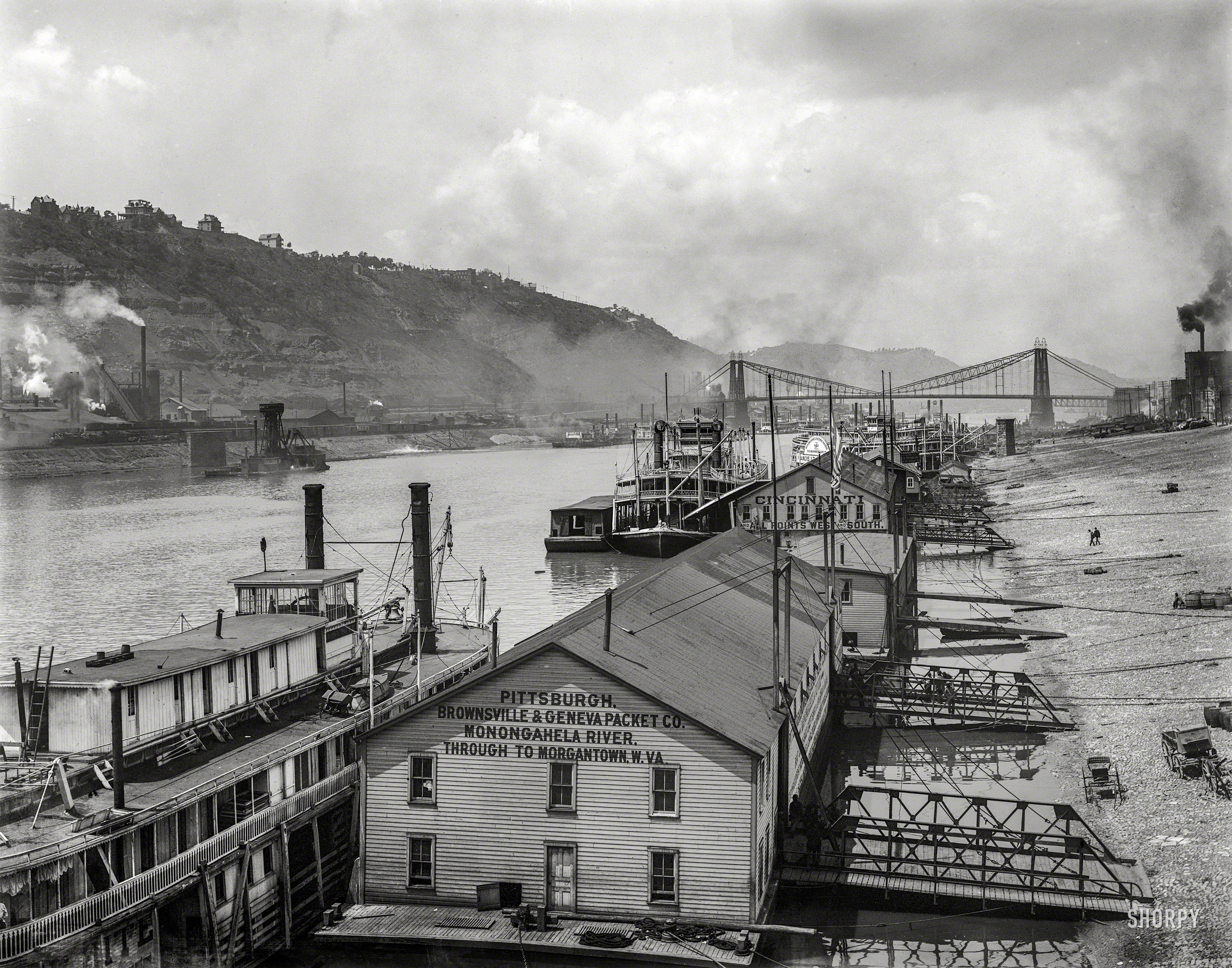 Circa 1905. "Pittsburgh, Penna. -- the Monongahela wharves." 8x10 inch dry plate glass negative, Detroit Photographic Company. View full size.