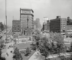 Cleveland, Ohio, circa 1900. "Public Square -- Cuyahoga County Soldiers' and Sailors' Monument." 8x10 inch glass negative. View full size.
