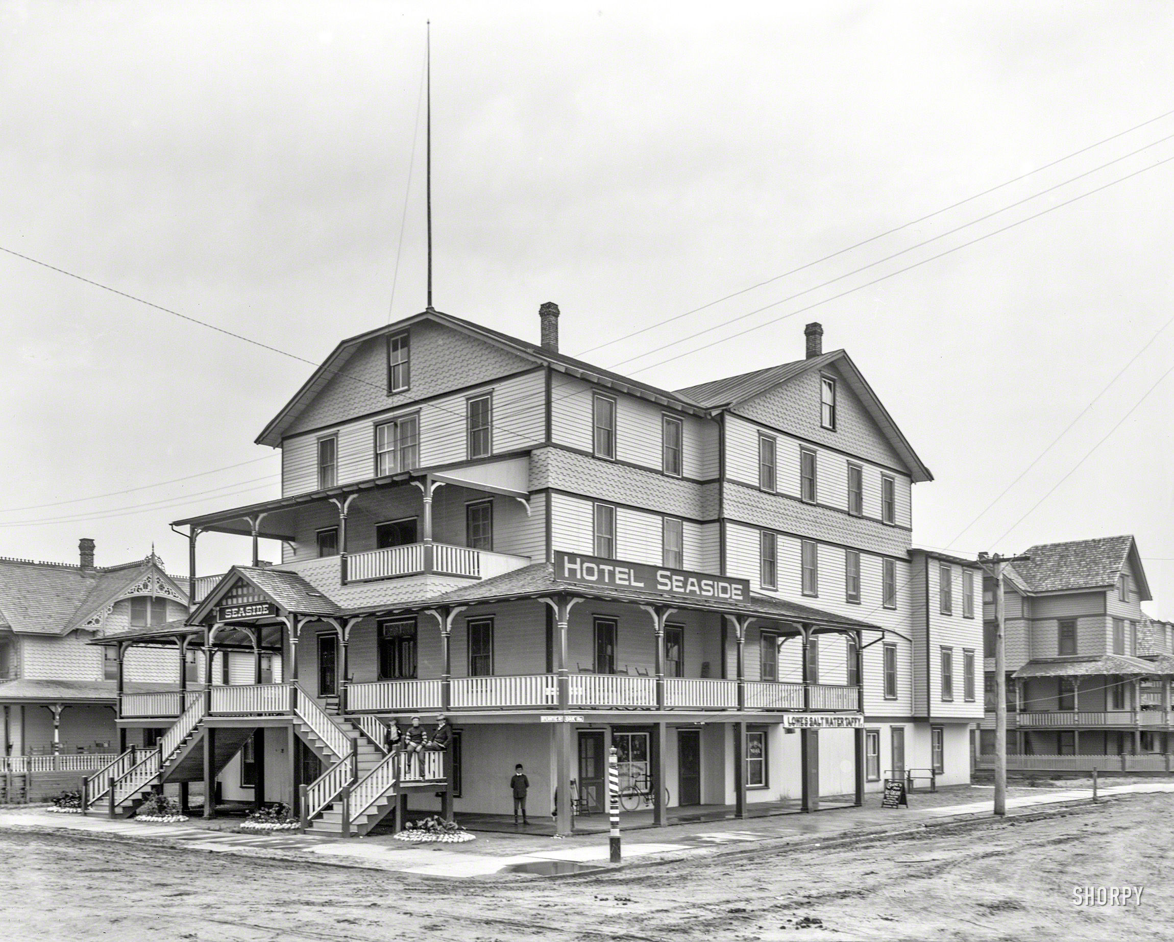Wildwood, New Jersey, circa 1907. "Hotel Seaside." 8x10 inch dry plate glass negative, Detroit Publishing Company. View full size.
