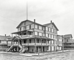 Wildwood, New Jersey, circa 1907. "Hotel Seaside." 8x10 inch dry plate glass negative, Detroit Publishing Company. View full size.
(The Gallery, DPC)