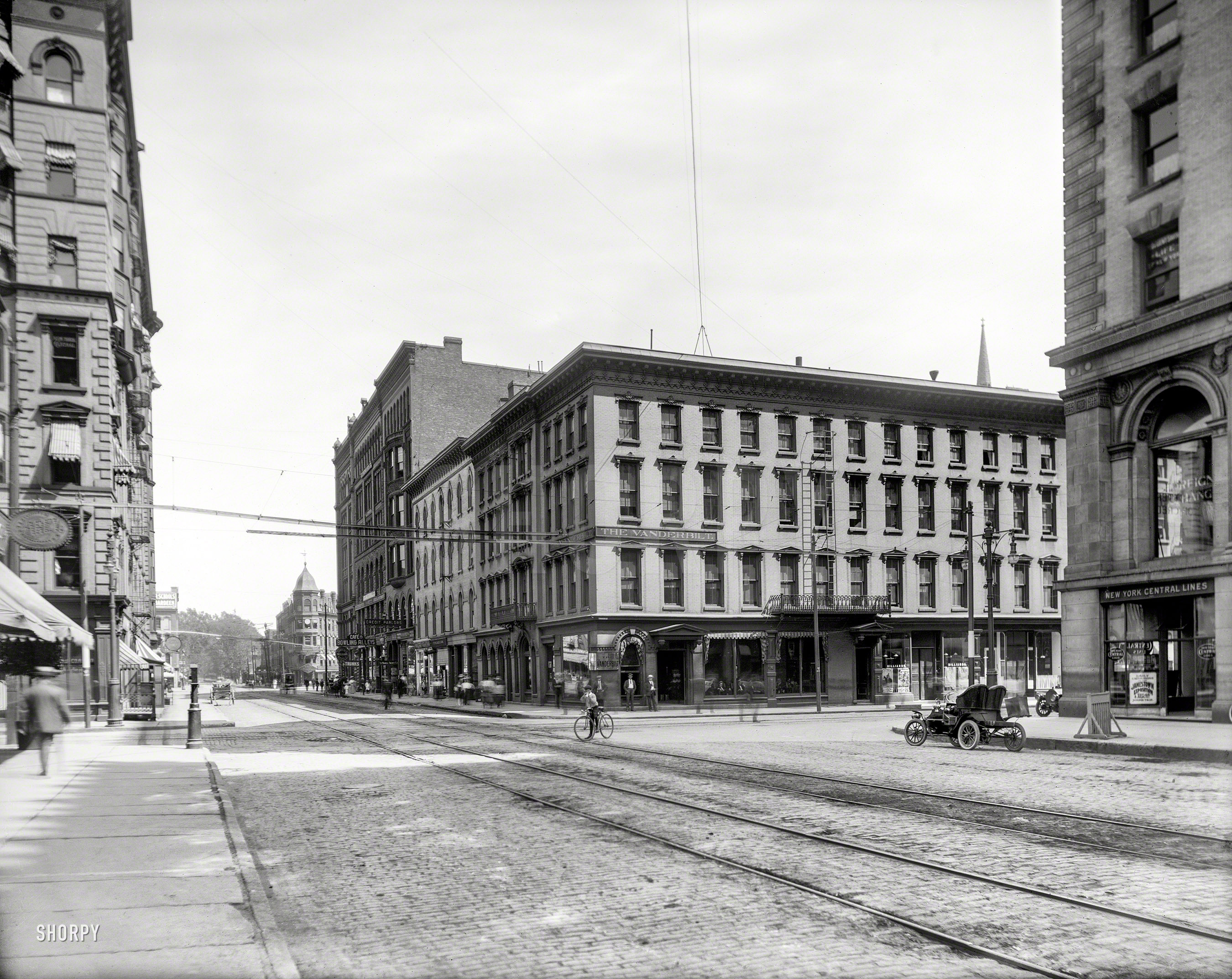 Syracuse, New York, 1907. "Vanderbilt House." With "Credit Parlors," billiards, a bowling alley and Trunks just around the corner. 8x10 inch dry plate glass negative, Detroit Publishing Company. View full size.