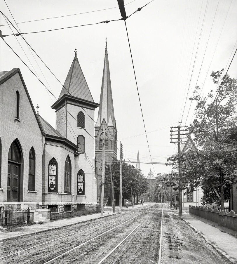 Circa 1905. "Broadway &amp; Fifth Avenue, looking east, Knoxville, Tennessee." 8x10 inch dry plate glass negative, Detroit Publishing Company. View full size.
