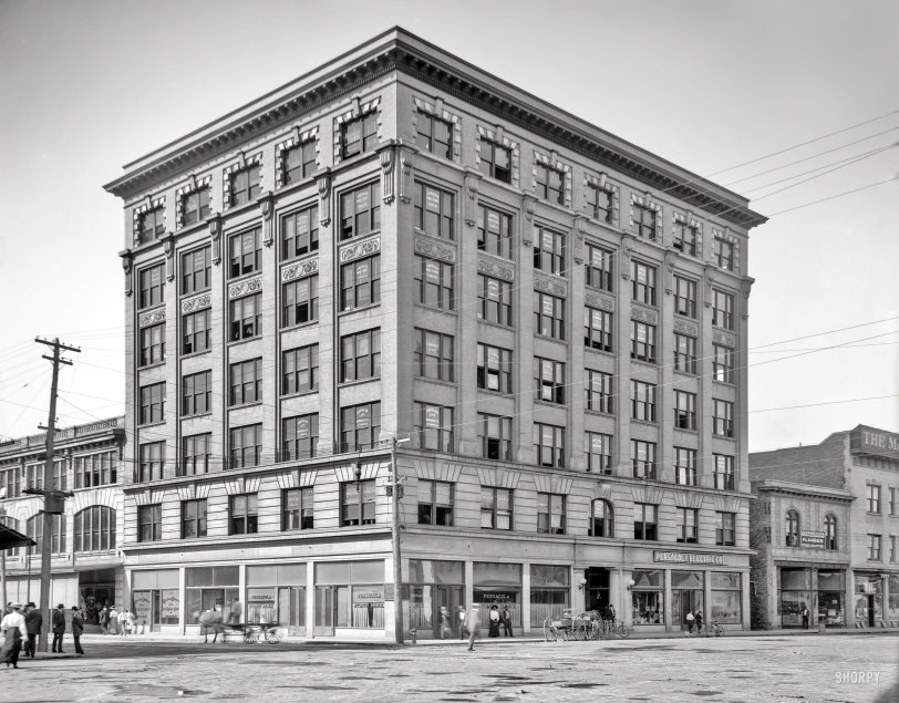 Florida circa 1908. "Blount Building, Pensacola." Still standing, at the corner of Garden and Palafox. 8x10 glass negative, Detroit Publishing Co. View full size.
