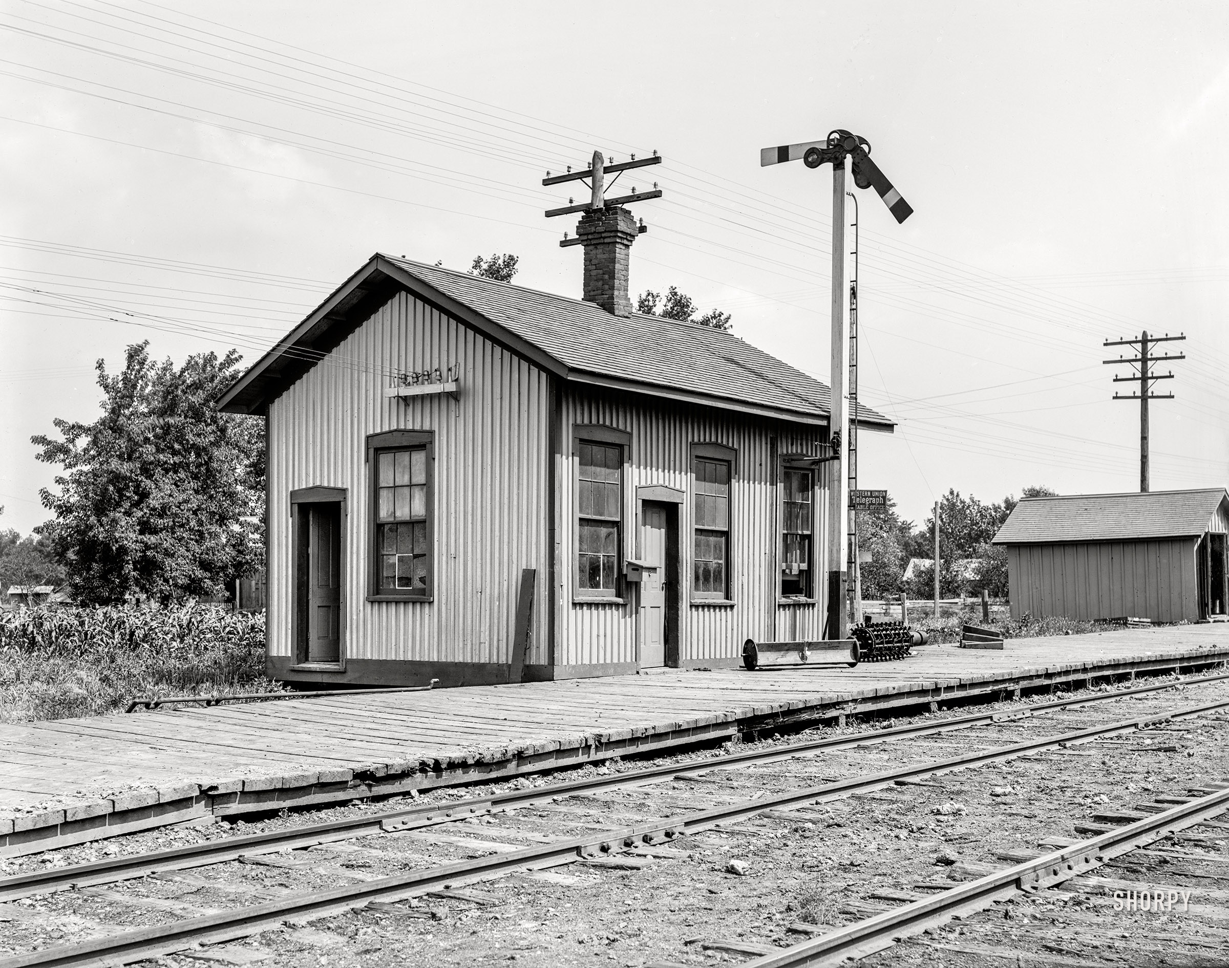 Circa 1901. "Station at Cayuga, Ill's." 8x10 inch dry plate glass negative, Detroit Photographic Company. View full size.