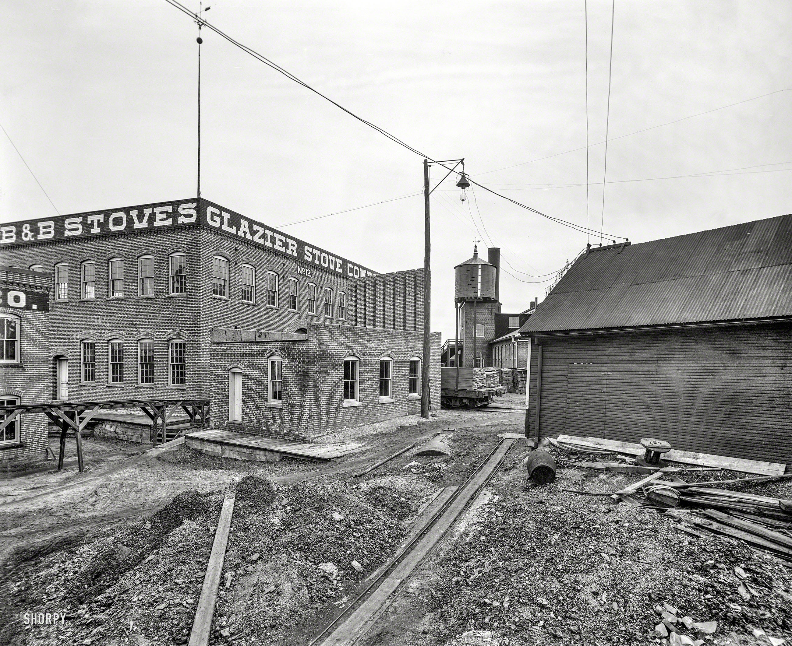 Circa 1901. "Glazier Stove Company, brass foundry, Chelsea, Michigan." Our umpteenth look at these slightly untidy premises. 8x10 inch dry plate glass negative, Detroit Publishing Company. View full size.