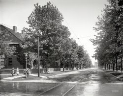 Walkerville, Ontario, circa 1910. "Devonshire Road, looking south." 8x10 inch dry plate glass negative, Detroit Publishing Company. View full size.