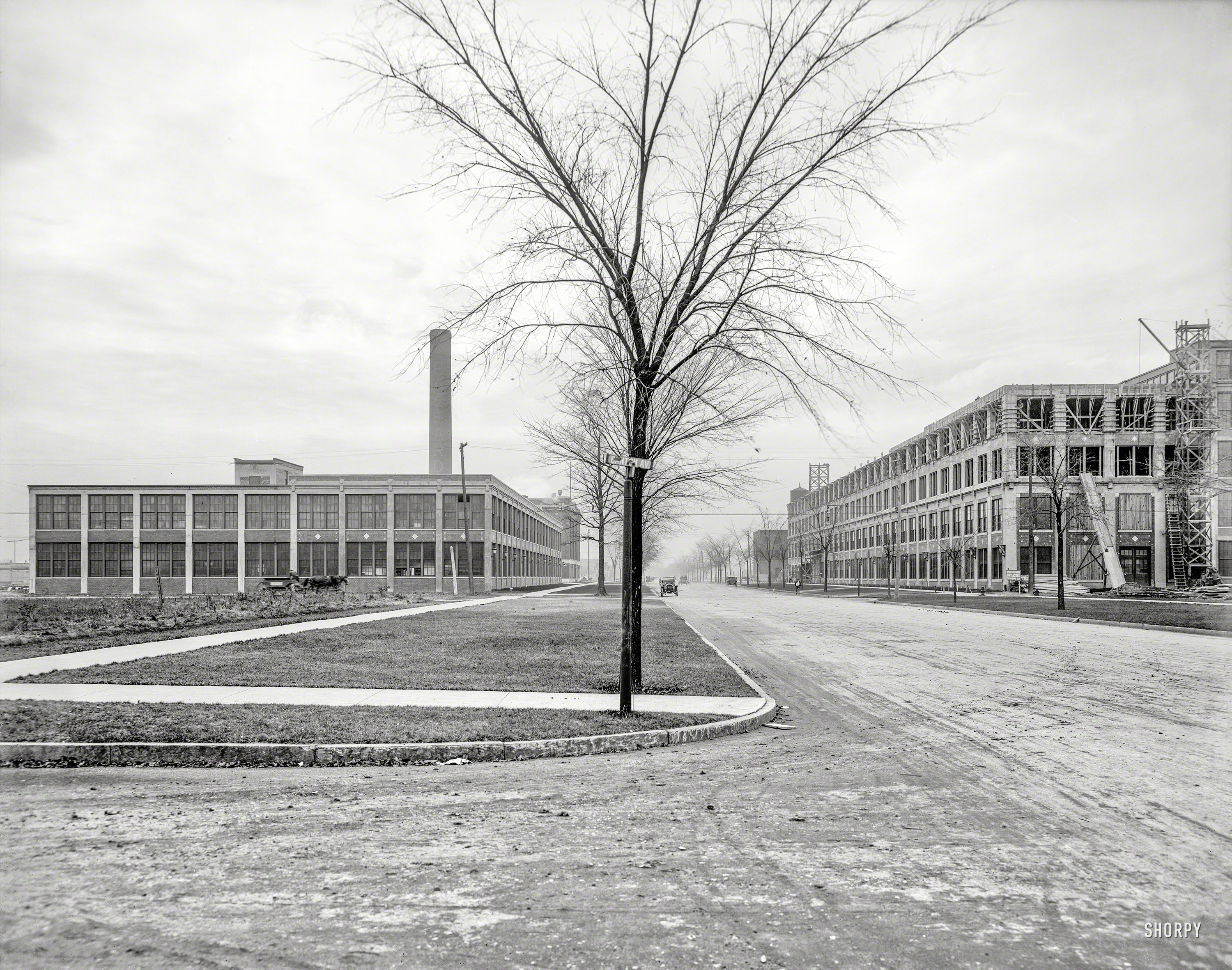 Detroit circa 1911. "Boulevard view, Packard auto plant." Expansion of the Albert Kahn-designed factory building on Grand Boulevard, now an infamous urban ruin. 8x10 inch dry plate glass negative, Detroit Publishing Company. View full size.