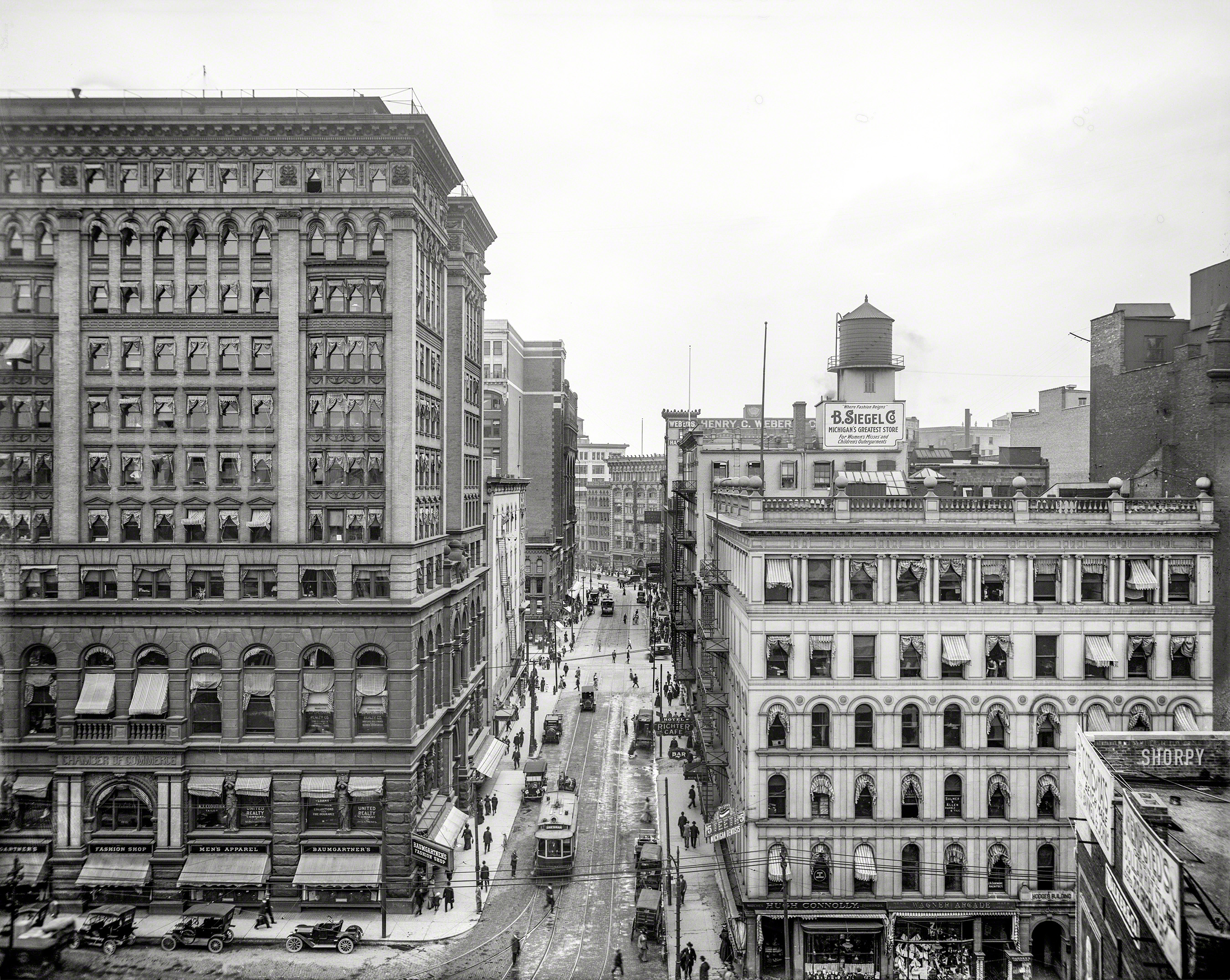 Detroit circa 1910. "Chamber of Commerce, State and Griswold streets." With the Hotel Richter and B. Siegel department store on State Street in supporting roles. Our title comes from the wonderfully graphic sign for Michigan Dentists. 8x10 inch glass negative, Detroit Publishing Company. View full size.