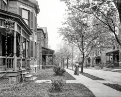 1907. "Officers' quarters. Fort Thomas, Kentucky." At left, the residence of Lt. Col. Leonard Austin Lovering. 8x10 inch glass negative. View full size.