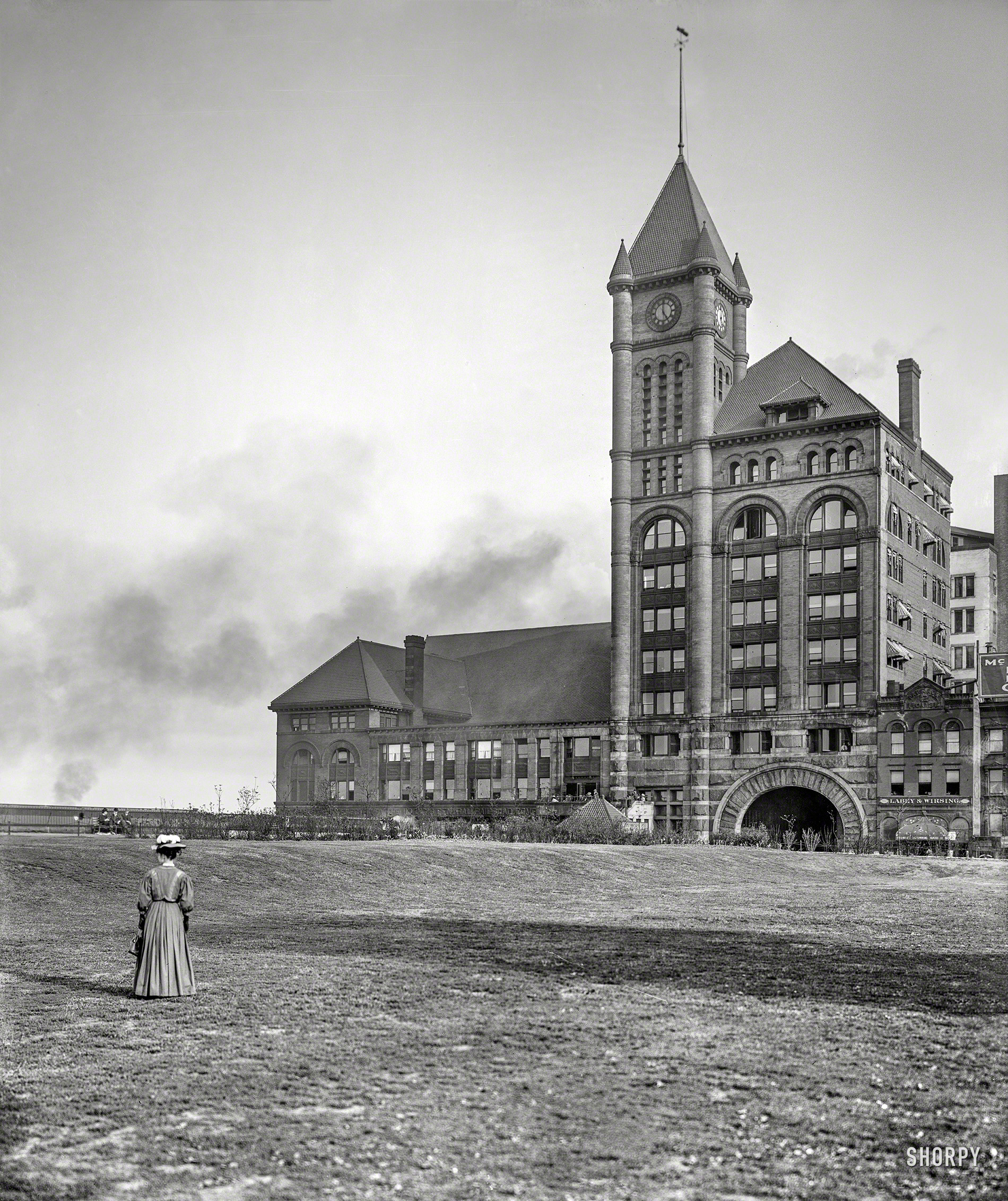 Chicago circa 1907. "Illinois Central Railway station." 8x10 inch dry plate glass negative by Hans Behm for Detroit Publishing Co. View full size.