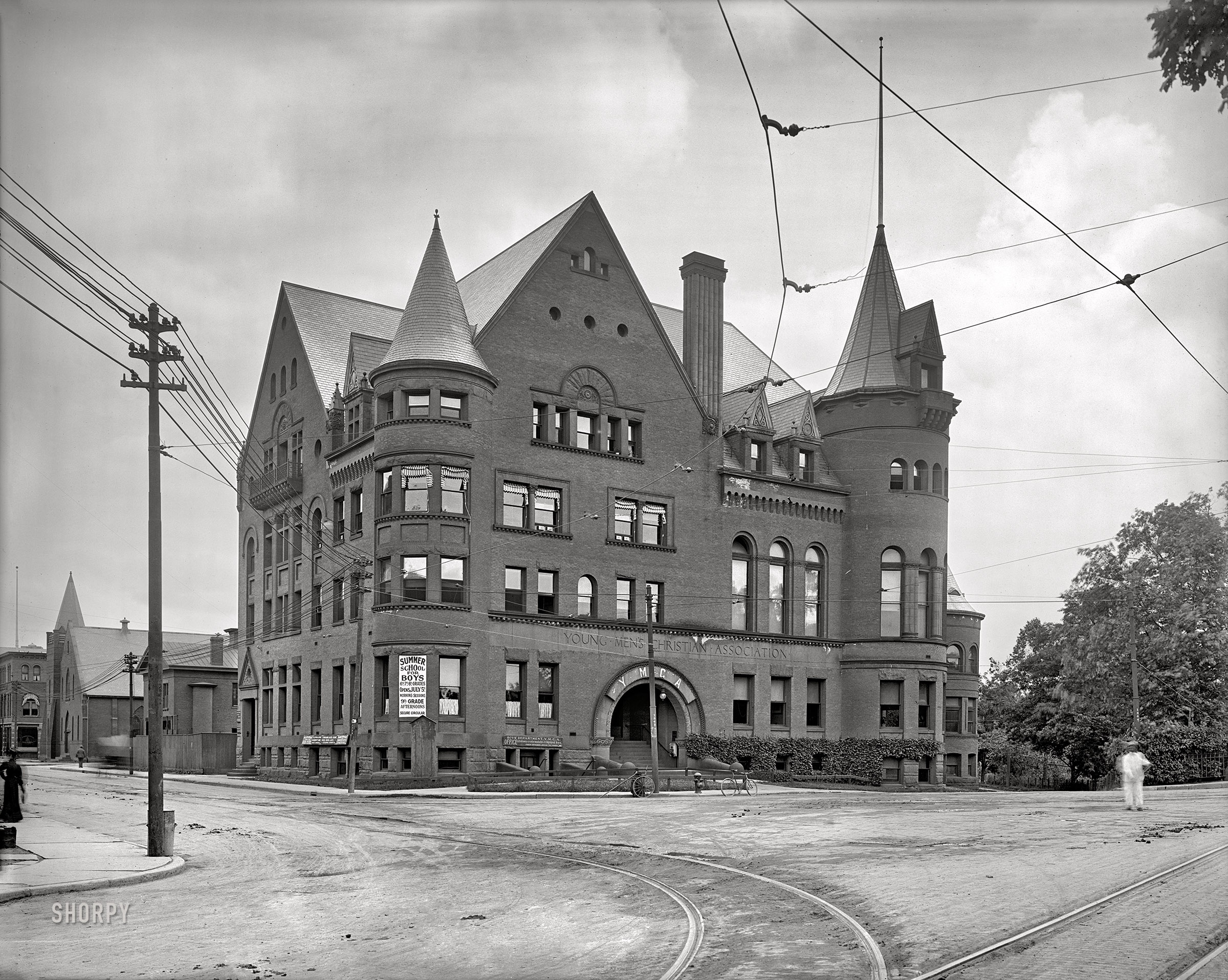 Hartford, Connecticut, circa 1907. "Young Men's Christian Association building, Pearl and Jewell Sts." 8x10 inch dry plate glass negative, Detroit Publishing Company. View full size.