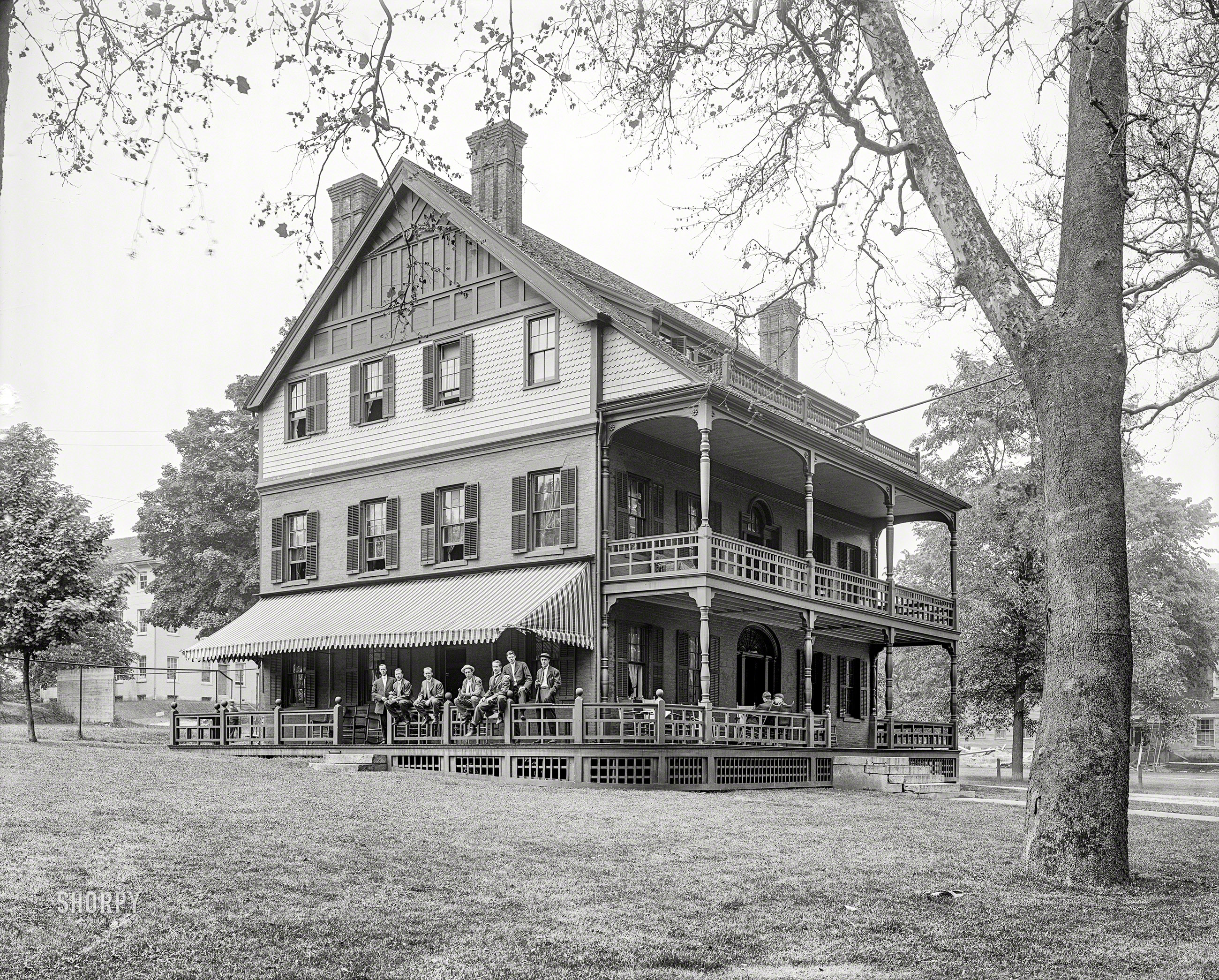 Amherst, Massachusetts, circa 1906. "Psi Upsilon House, Amherst College." 8x10 inch dry plate glass negative, Detroit Publishing Company. View full size.