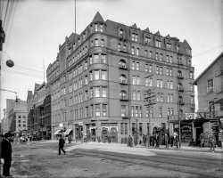 1908. "Spalding Hotel, Duluth Minnesota." Next door to the more intimate Hotel Windsor. 8x10 inch glass negative, Detroit Publishing Co. View full size.
