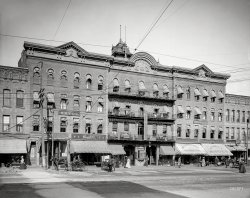 1907. "Northampton, Massachusetts -- Draper Hotel." Where the amenities include an American Express office and Boyden's "Dining Parlor." 8x10 inch dry plate glass negative, Detroit Publishing Company. View full size.