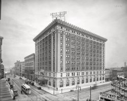 Toledo circa 1909. "Hotel Secor, Jefferson Avenue and Superior Street." At exactly 2:37. Seen here earlier a minute later, at 2:38. 8x10 inch dry plate glass negative. View full size.