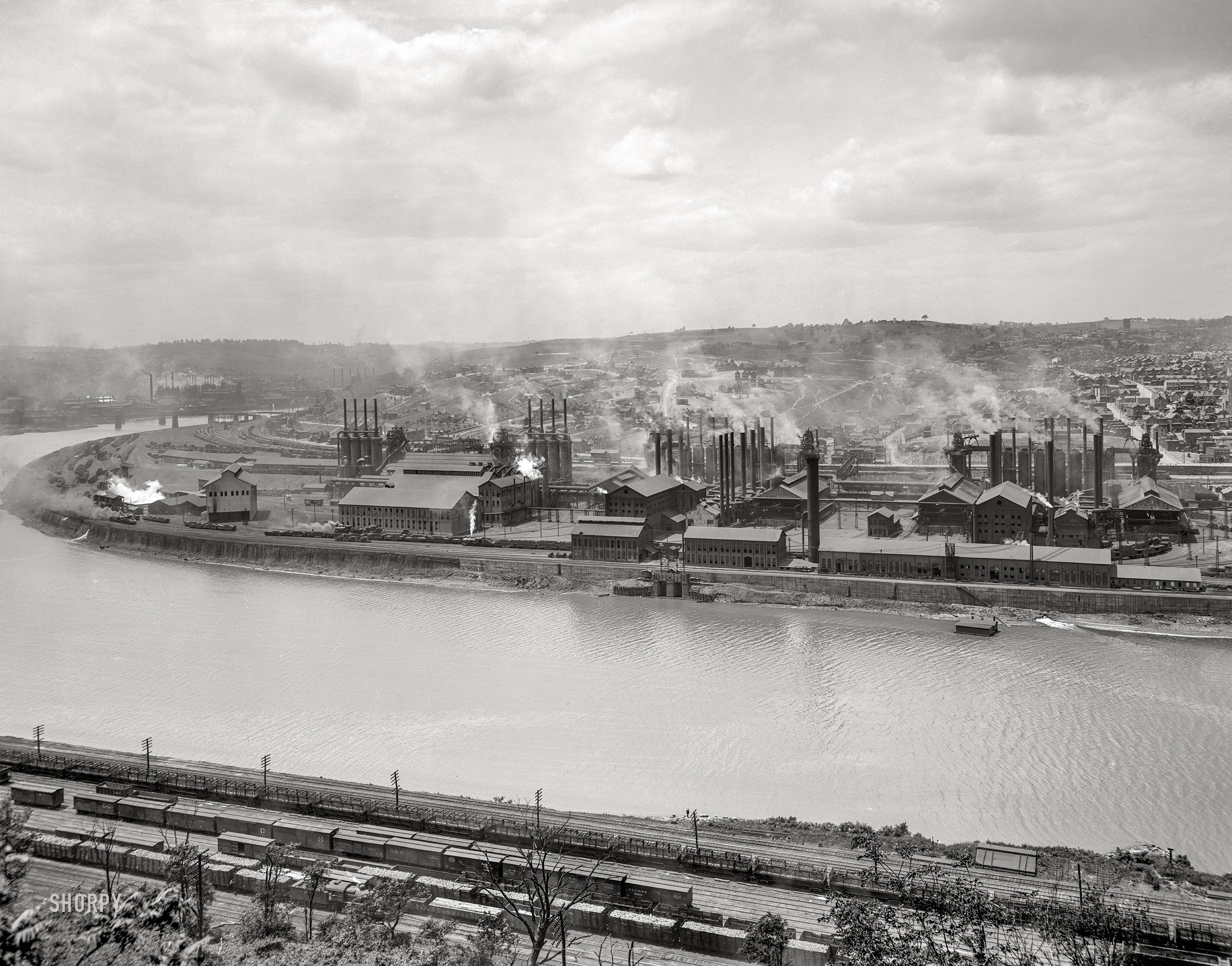 The Monongahela River circa 1909. "Duquesne Steel Plant, Carnegie Steel Co., Duquesne, Pennsylvania." 8x10 inch dry plate glass negative, Detroit Publishing Company. View full size.