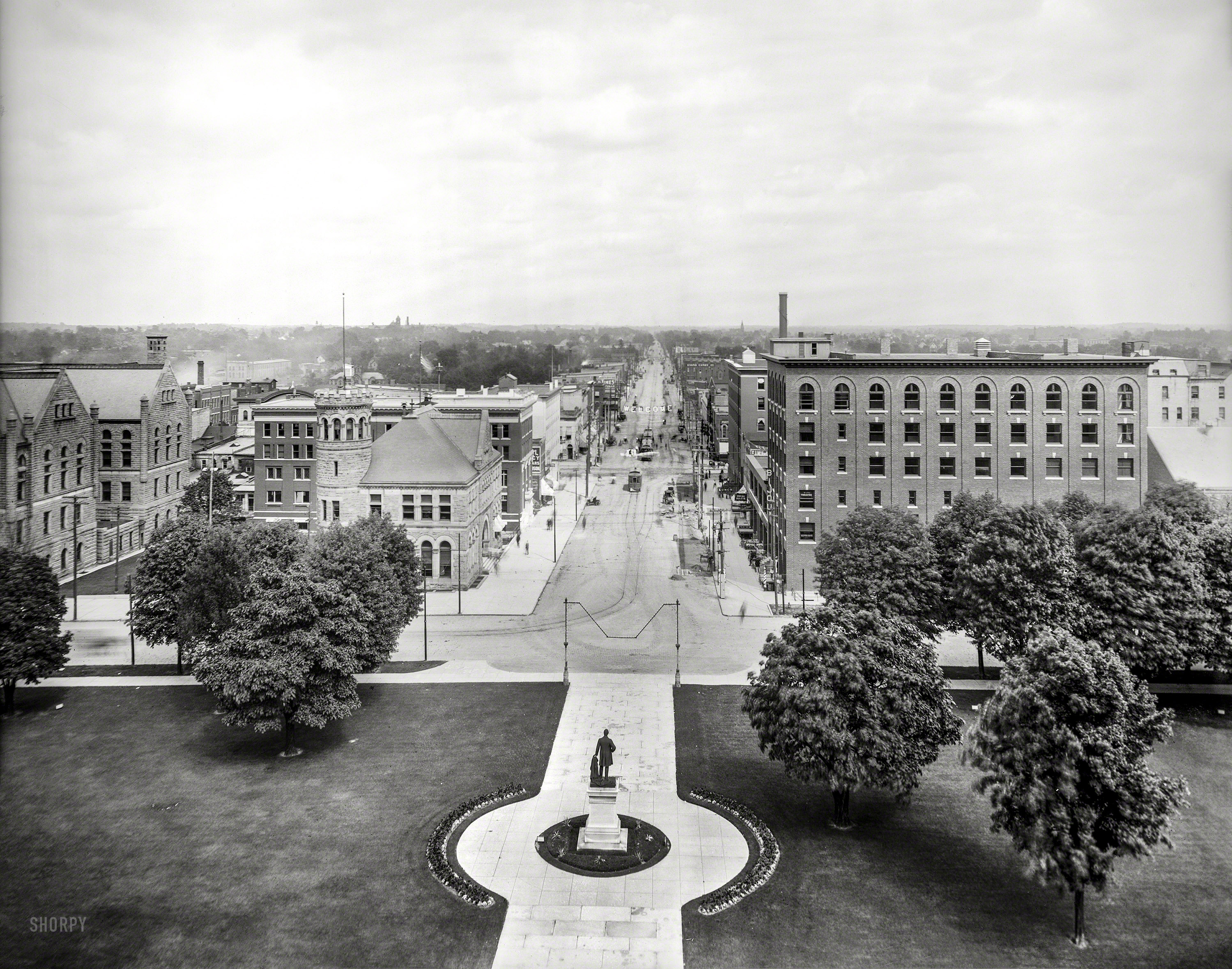 Lansing, Michigan, circa 1909. "Michigan Avenue from the Capitol." 8x10 inch dry plate glass negative, Detroit Publishing Company. View full size.