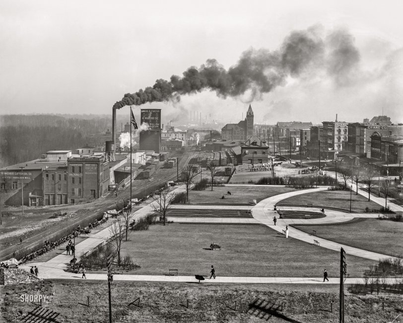 Memphis, Tennessee, circa 1910. "Confederate Park and Front Street." 8x10 inch dry plate glass negative, Detroit Publishing Company. View full size.
