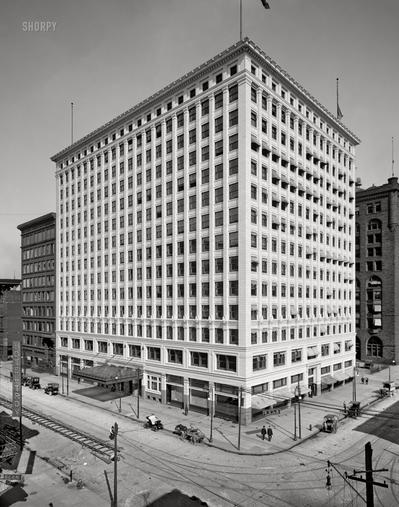 Cleveland, Ohio, circa 1911. "Brotherhood of Locomotive Engineers Bldg., St. Clair Avenue and Ontario Street." 8x10 inch dry plate glass negative, Detroit Publishing Company. View full size.
