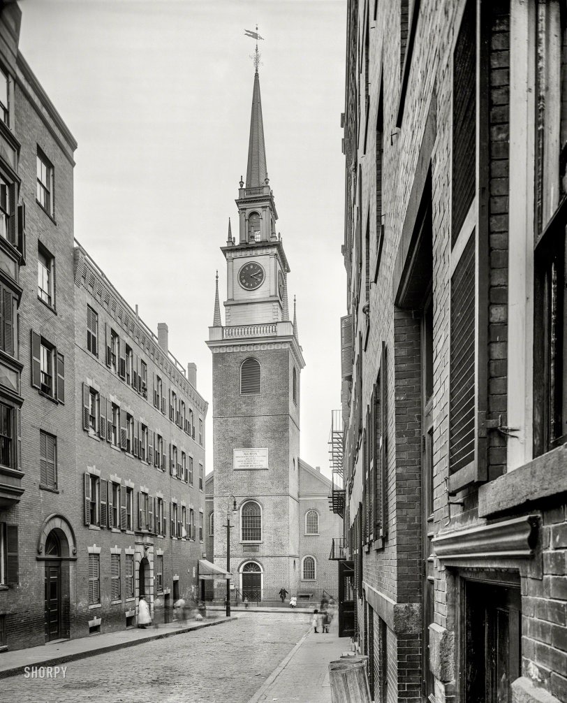 

THE SIGNAL LANTERNS OF

PAUL REVERE

DISPLAYED IN THE STEEPLE OF THIS CHURCH
APRIL 18 1775
WARNED THE COUNTRY OF THE MARCH
OF THE BRITISH TROOPS TO

LEXINGTON AND CONCORD.



Boston, Massachusetts, circa 1915. "Christ Church (Old North)." 8x10 inch dry plate glass negative, Detroit Publishing Company. View full size.
