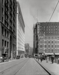 Perpendicular Pittsburgh circa 1908. "Fifth Avenue from Grant Street." 8x10 inch dry plate glass negative, Detroit Publishing Company. View full size.