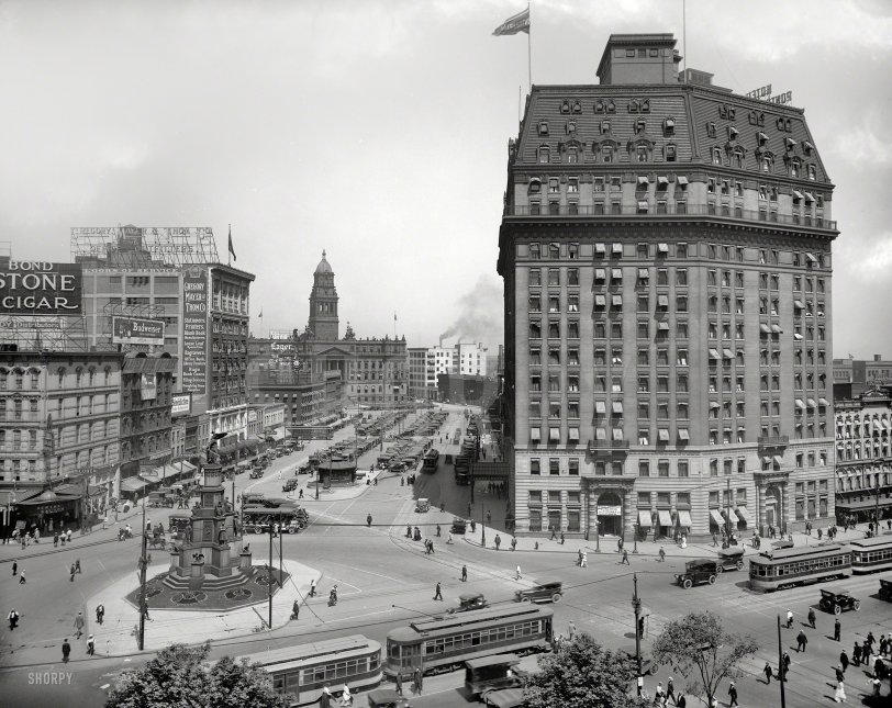 Cadillac Square: 1916