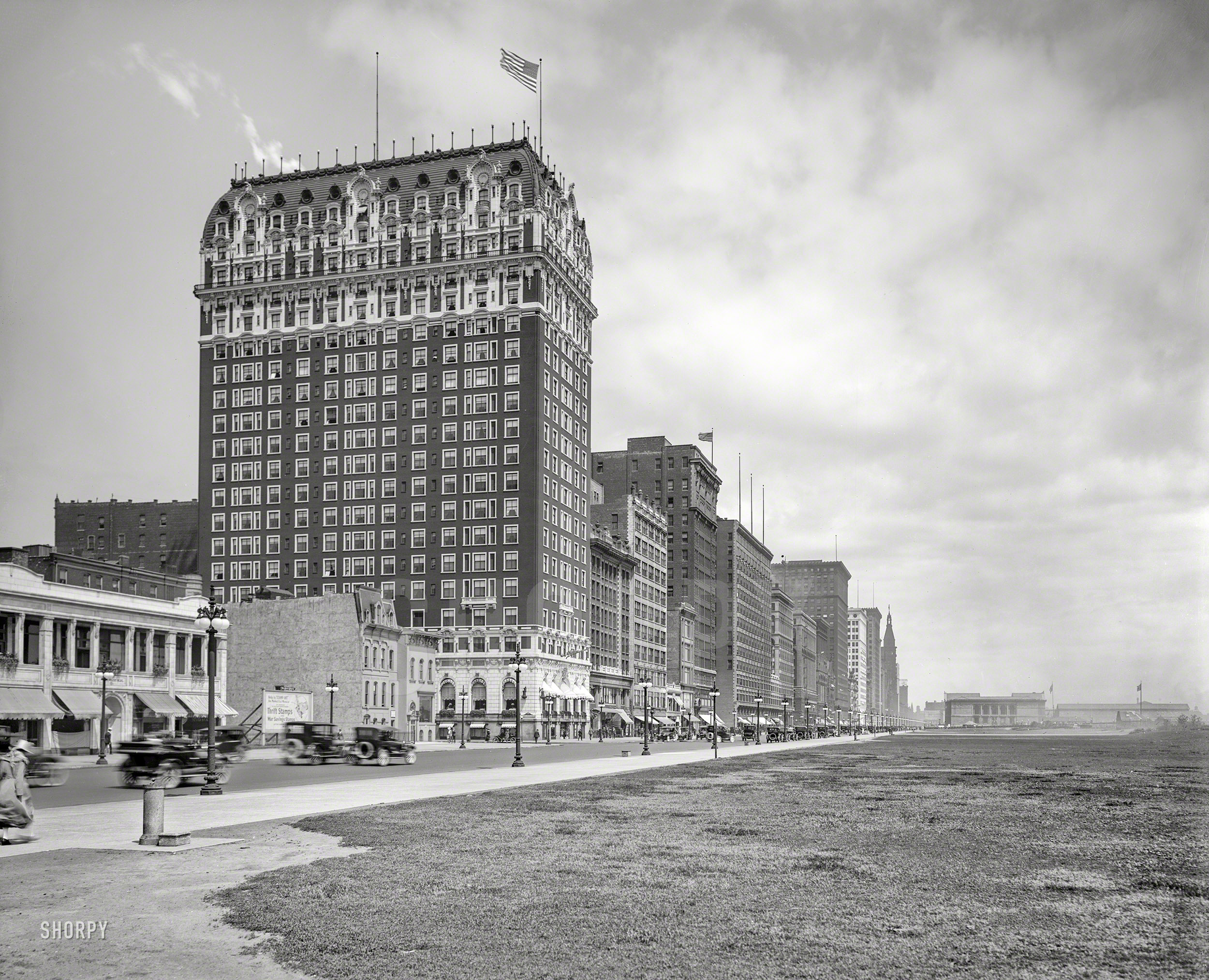 Chicago circa 1918. "Michigan Avenue -- Blackstone Hotel and Grant Park." 8x10 inch dry plate glass negative, Detroit Publishing Company. View full size.