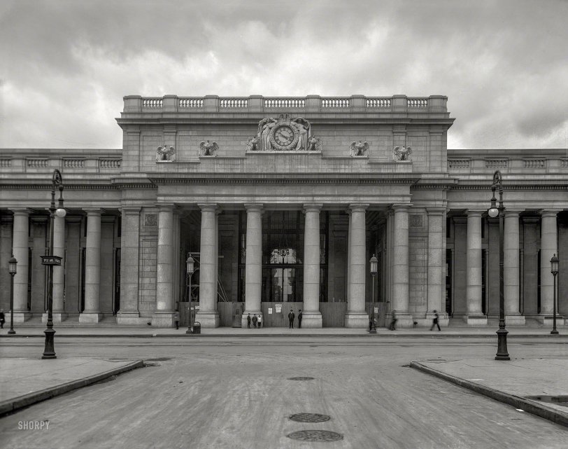 "Thirty-Second Street entrance, Pennsylvania Station, New York." The original Penn Station in the final stages of construction, circa 1910. 8x10 inch dry plate glass negative, Detroit Publishing Company. View full size.
